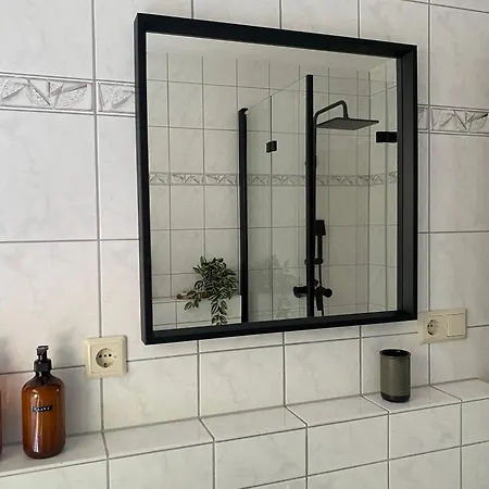 דירה Moderne Mit Terrasse & Parkplatz; Naehe Bwzk & Amazon קובלנץ