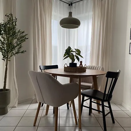 Moderne Mit Terrasse & Parkplatz; Naehe Bwzk & Amazon