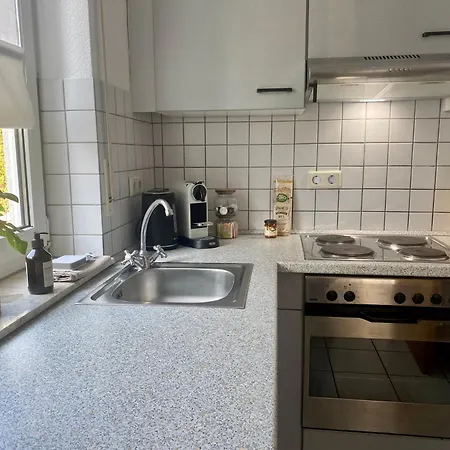 Moderne Mit Terrasse & Parkplatz; Naehe Bwzk & Amazon דירה קובלנץ