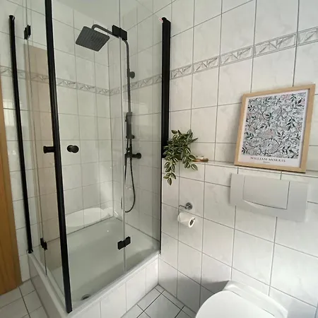 Апартаменты Moderne Mit Terrasse & Parkplatz; Naehe Bwzk & Amazon Кобленц