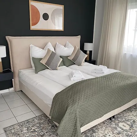 דירה Moderne Mit Terrasse & Parkplatz; Naehe Bwzk & Amazon *