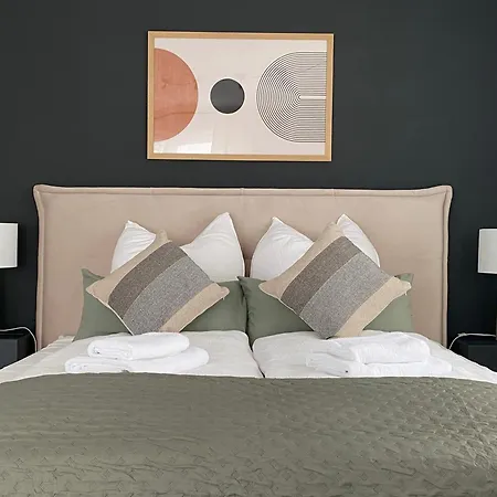 Moderne Mit Terrasse & Parkplatz; Naehe Bwzk & Amazon * 科布倫茨