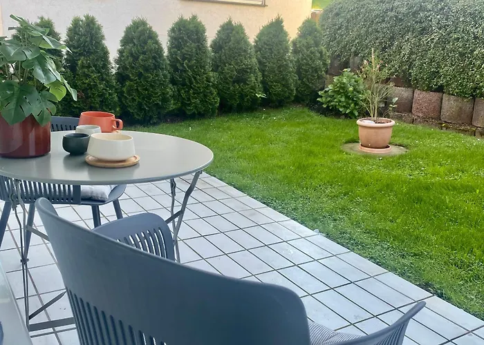 Moderne Mit Terrasse & Parkplatz; Naehe Bwzk & Amazon Apartamento