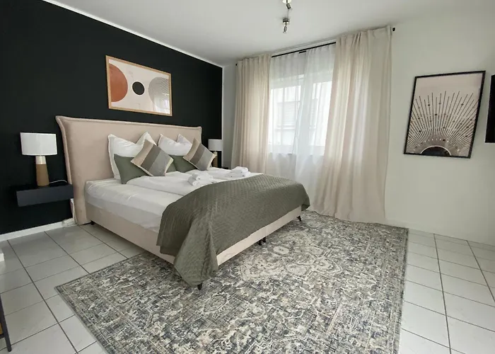 Moderne Mit Terrasse & Parkplatz; Naehe Bwzk & Amazon Apartman Koblenz