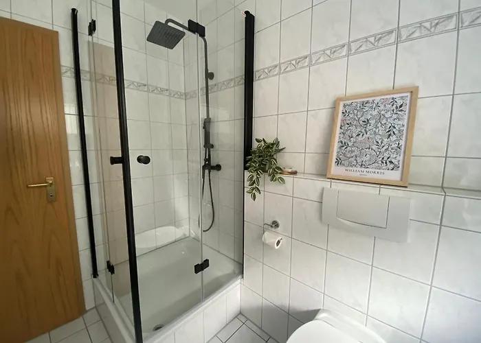 Apartman Moderne Mit Terrasse & Parkplatz; Naehe Bwzk & Amazon Koblenz