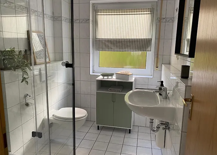 Apartamento Moderne Mit Terrasse & Parkplatz; Naehe Bwzk & Amazon Coblença