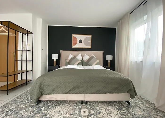 Appartement Moderne Mit Terrasse & Parkplatz; Naehe Bwzk & Amazon