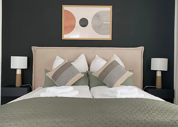 Moderne Mit Terrasse & Parkplatz; Naehe Bwzk & Amazon * Koblenz